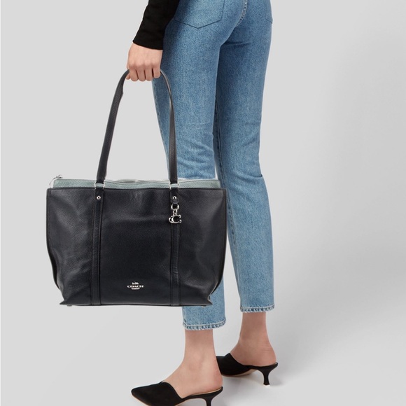 EUC- Coach Leather Pebble Tote. - Picture 2 of 14